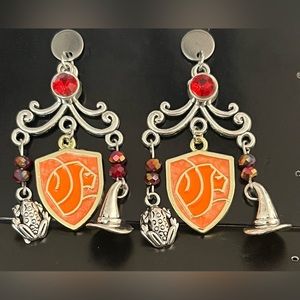 SGC619 Gryffindor Harry Potter dangle earrings